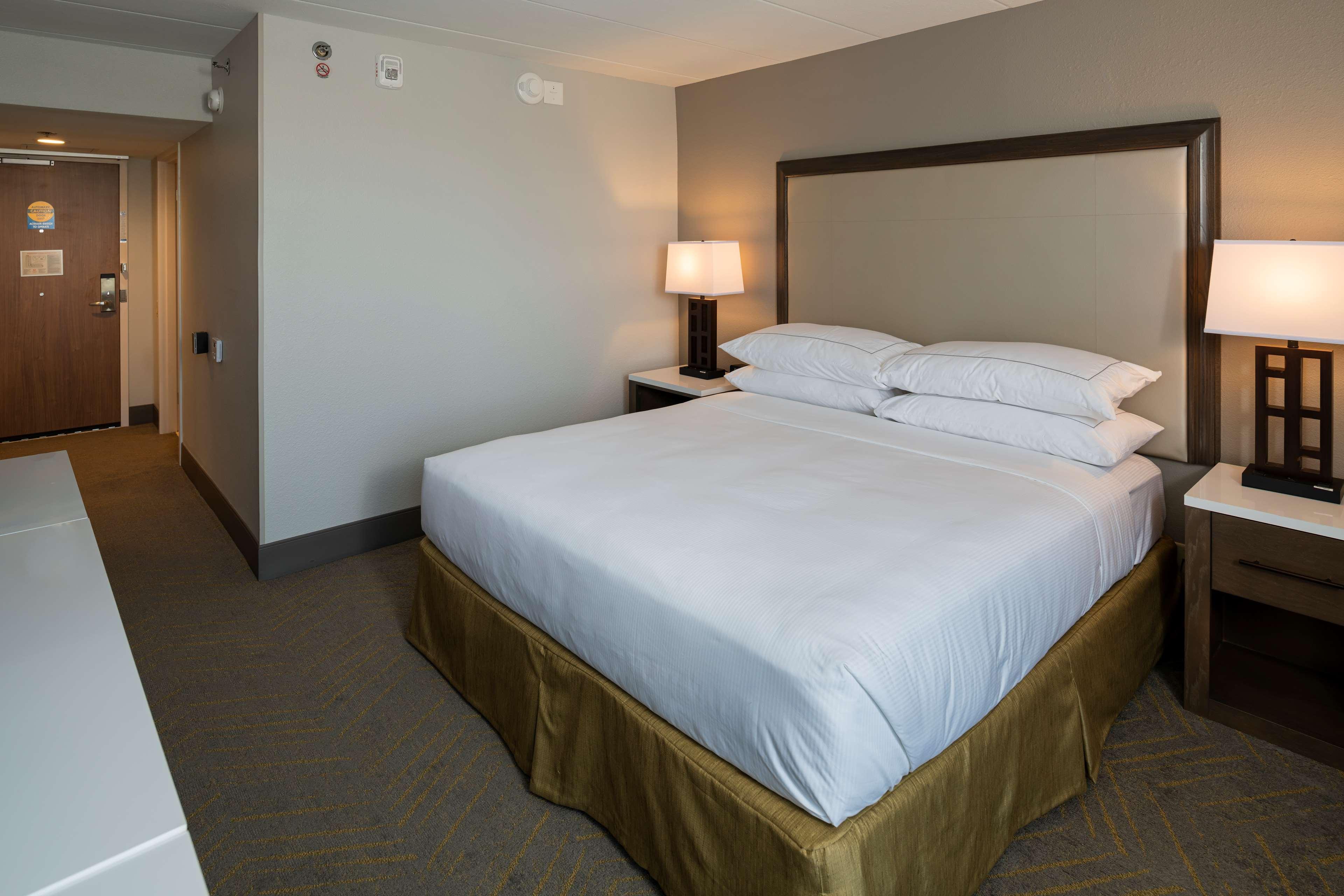 Doubletree By Hilton Madison East Ξενοδοχείο Εξωτερικό φωτογραφία