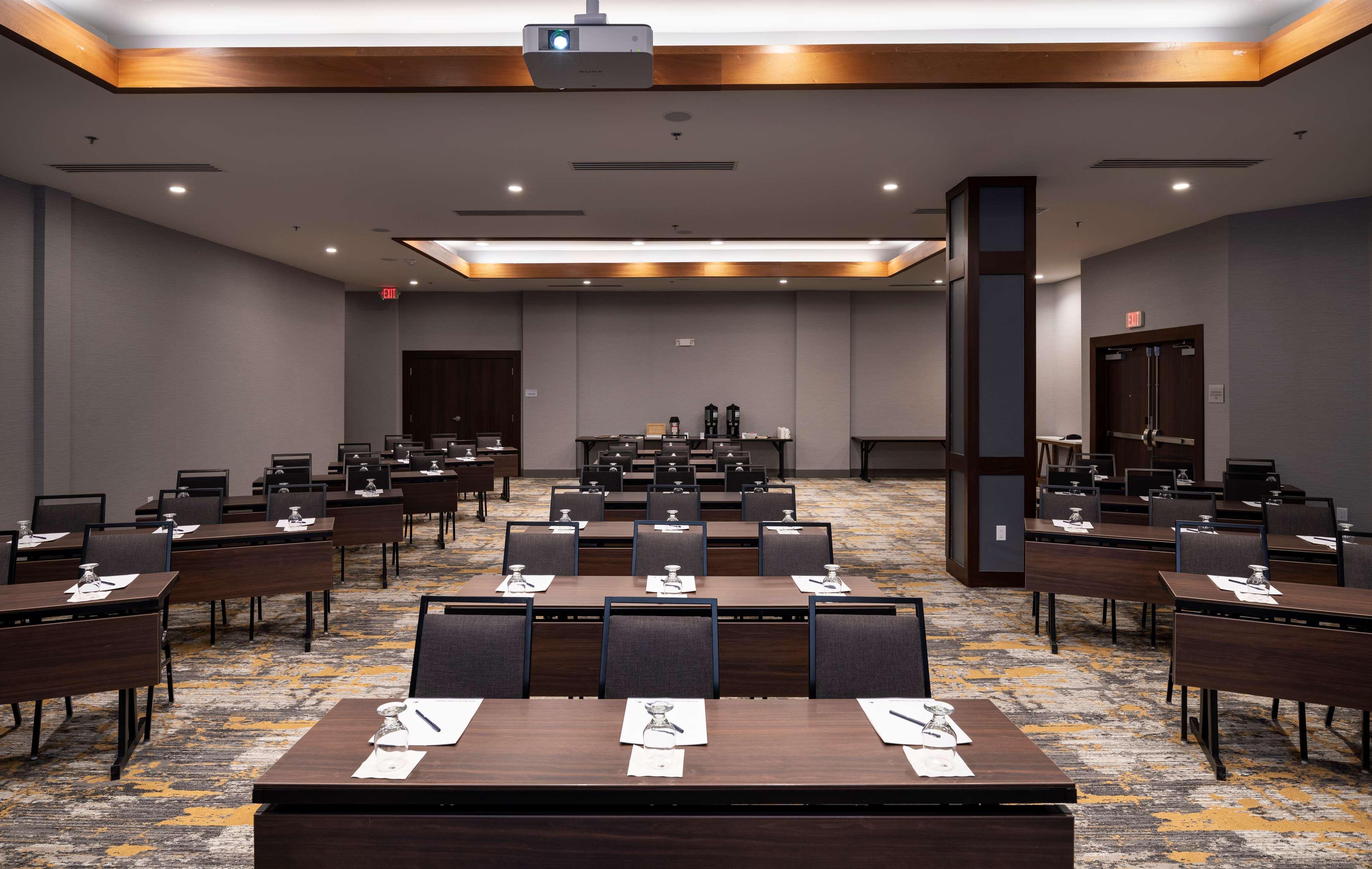 Doubletree By Hilton Madison East Ξενοδοχείο Εξωτερικό φωτογραφία