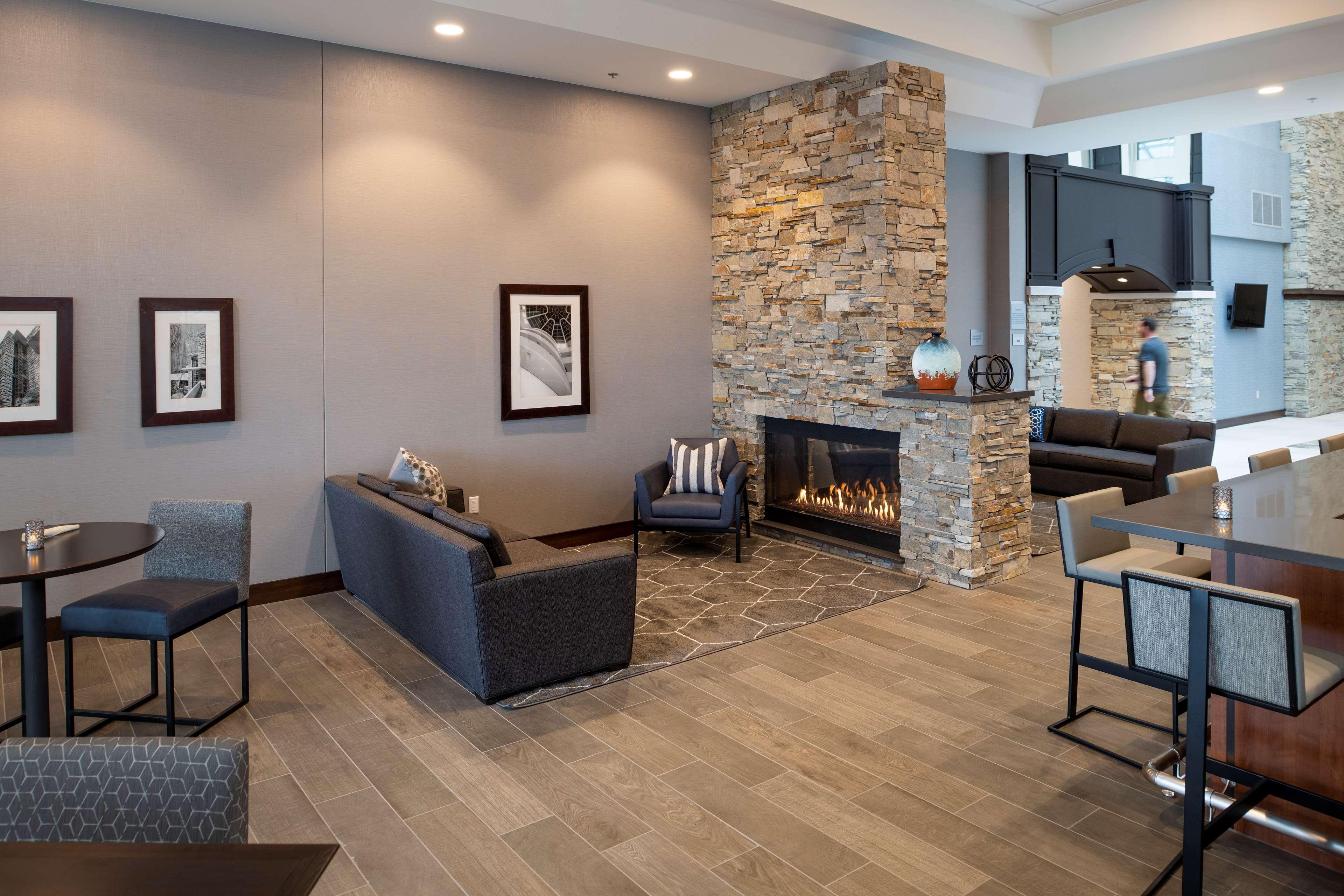 Doubletree By Hilton Madison East Ξενοδοχείο Εξωτερικό φωτογραφία