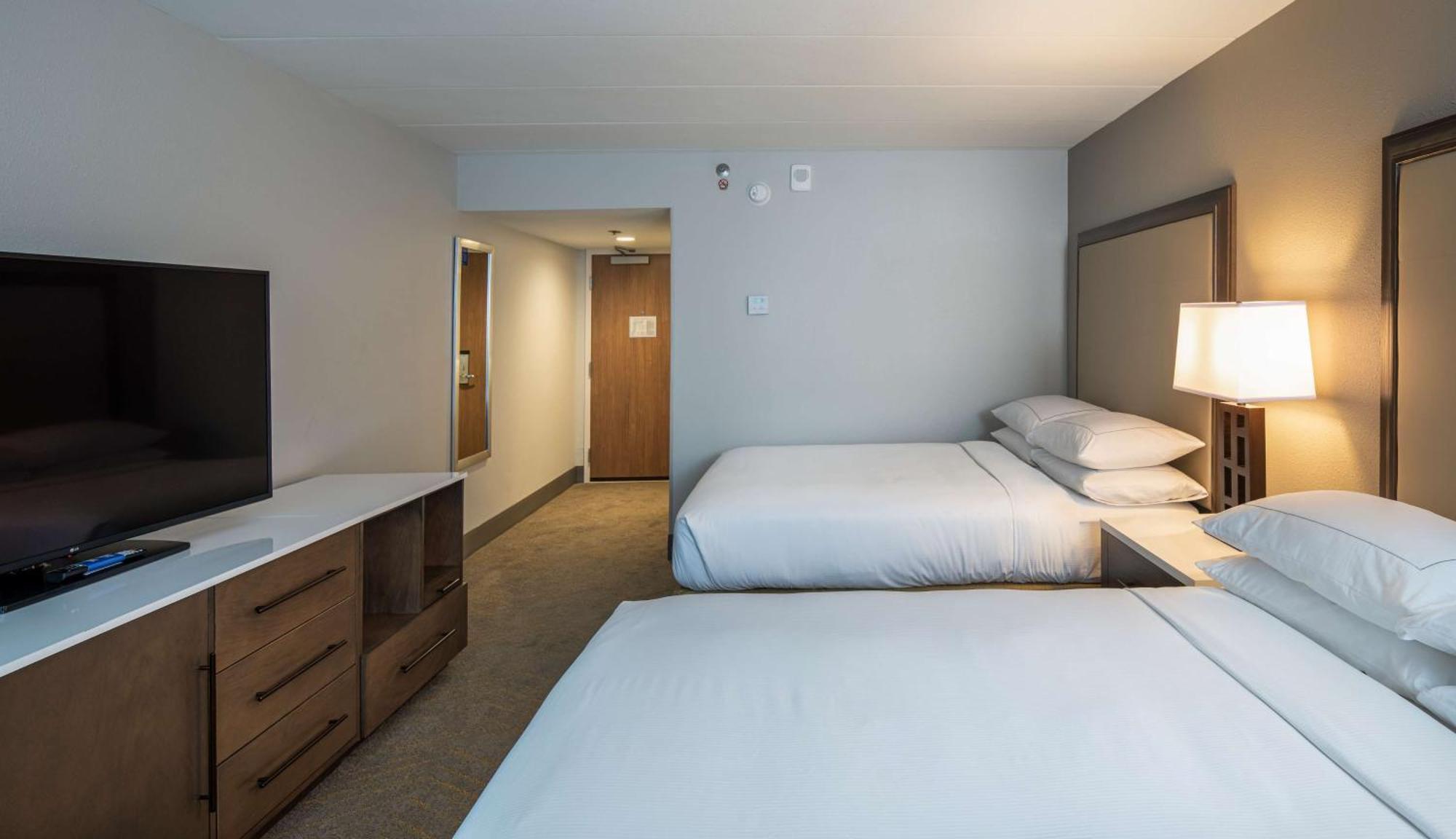 Doubletree By Hilton Madison East Ξενοδοχείο Εξωτερικό φωτογραφία
