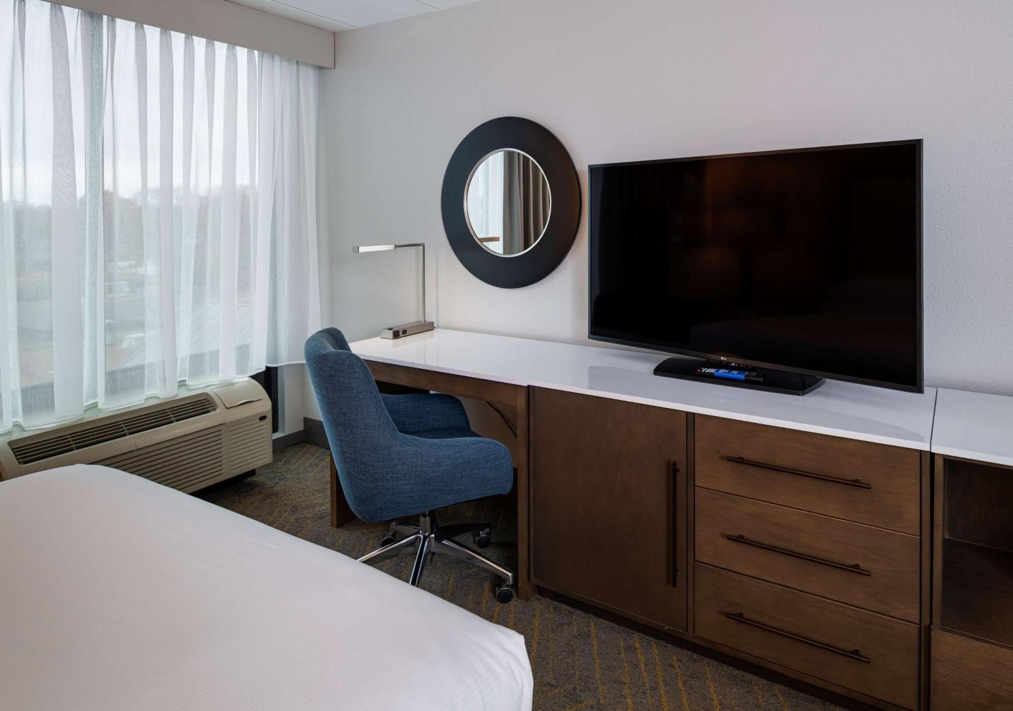Doubletree By Hilton Madison East Ξενοδοχείο Εξωτερικό φωτογραφία