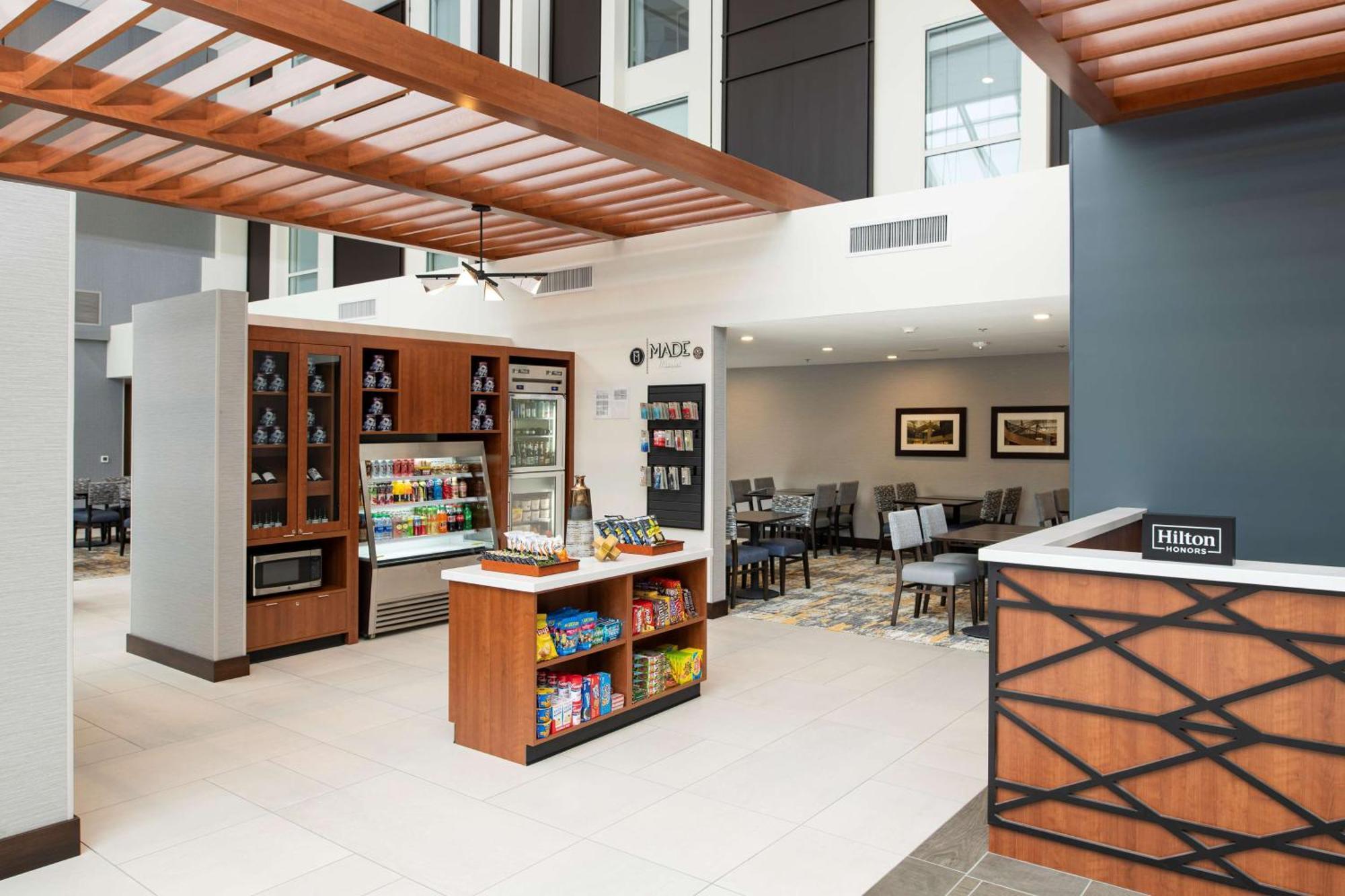 Doubletree By Hilton Madison East Ξενοδοχείο Εξωτερικό φωτογραφία